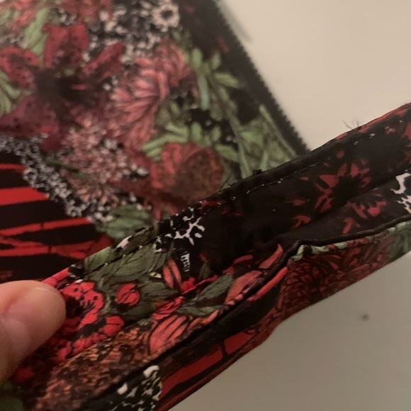 Lululemon Clutch - Picture 3 of 4